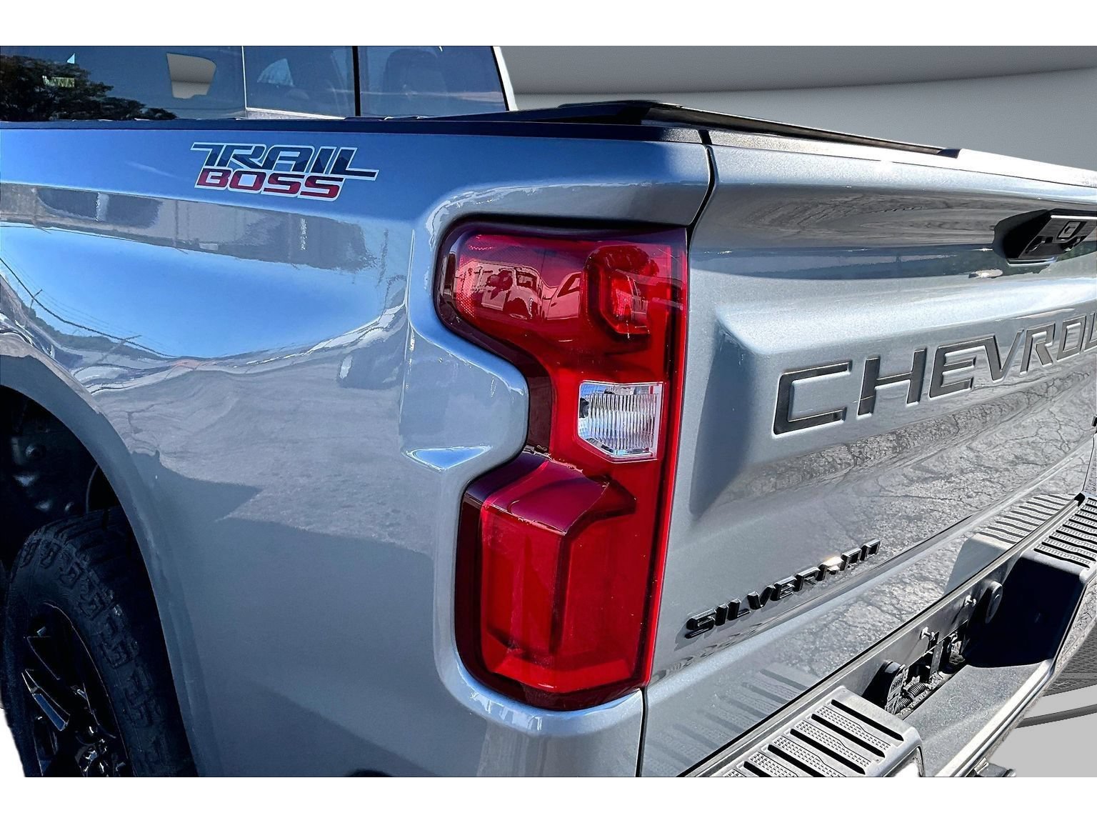Used 2025 Chevrolet Silverado 1500 LT Trail Boss w/ Convenience Package II AWD/4WD image 36