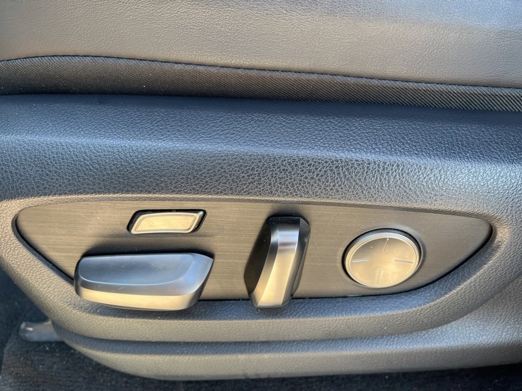 Used 2022 Lexus LX 600 4WD w/ Appearance Package image 12