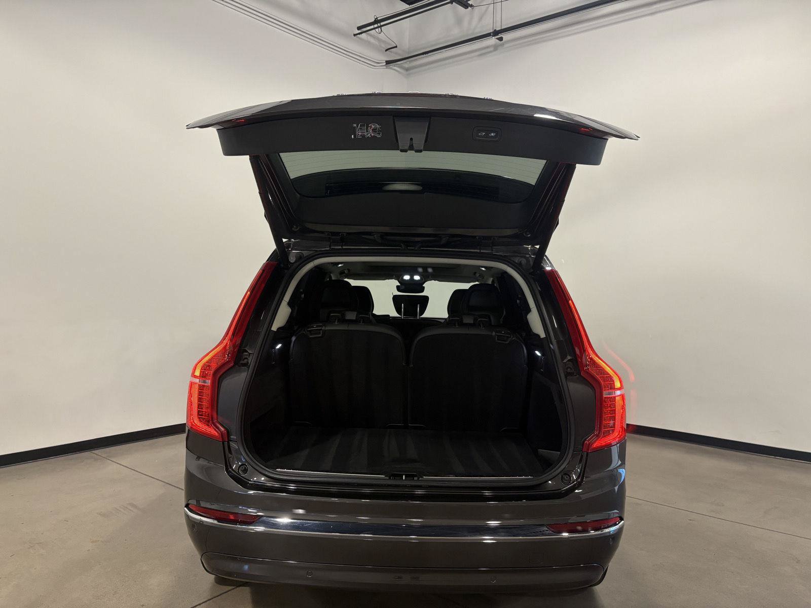 Used 2023 Volvo XC90 B6 Ultimate AWD/4WD image 41