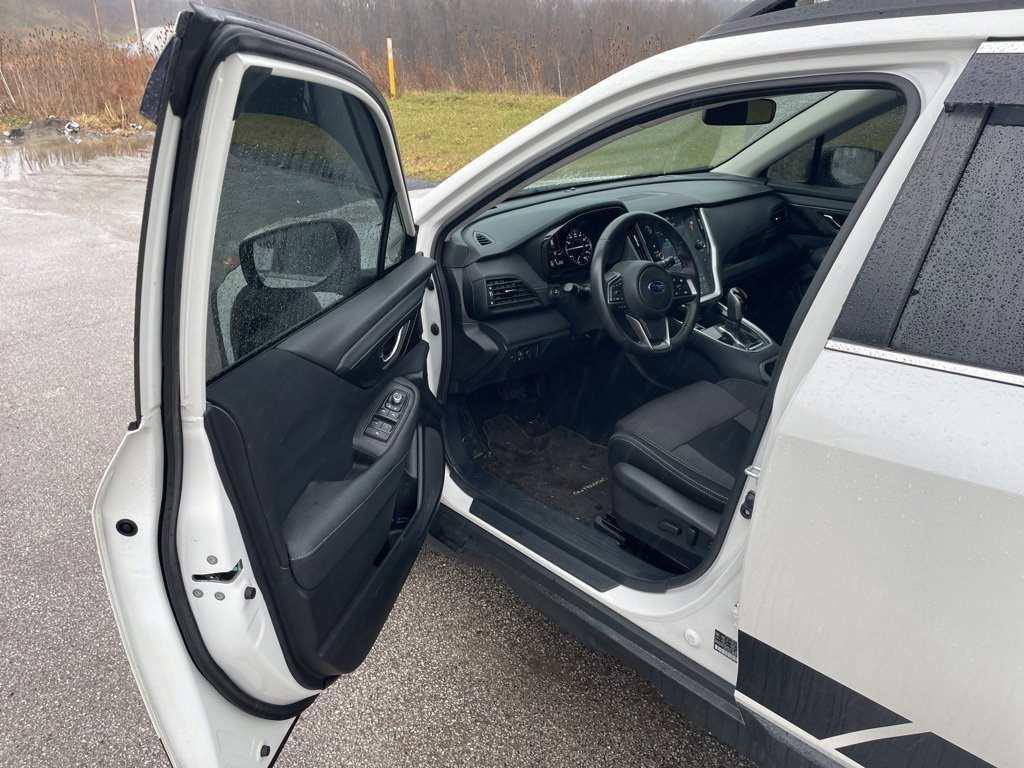 Used 2023 Subaru Outback Premium image 11