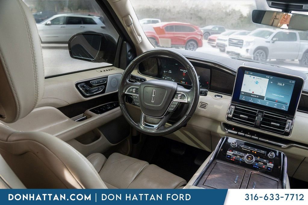 Used 2020 Lincoln Navigator Reserve w/ Luxury Package image 24