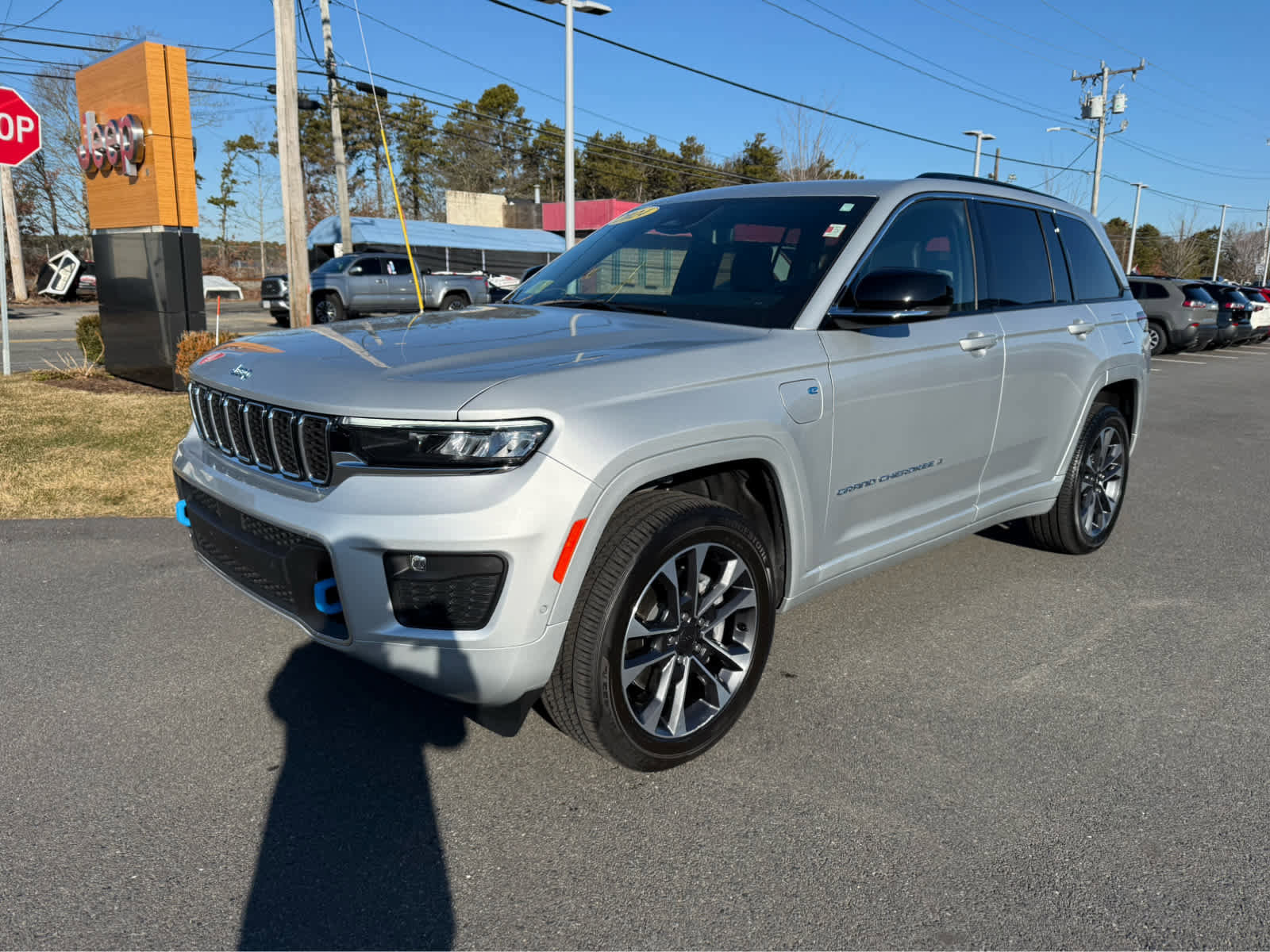 Used 2024 Jeep Grand Cherokee Overland w/ Luxury Tech Group IV image 4