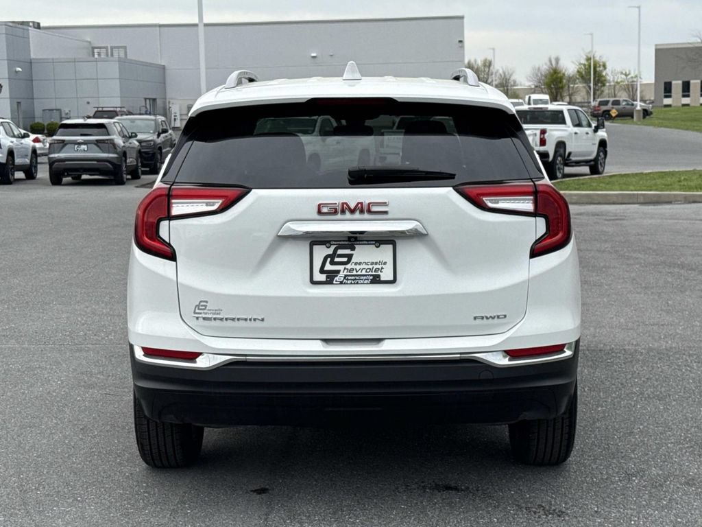 Used 2024 GMC Terrain SLT AWD/4WD image 26