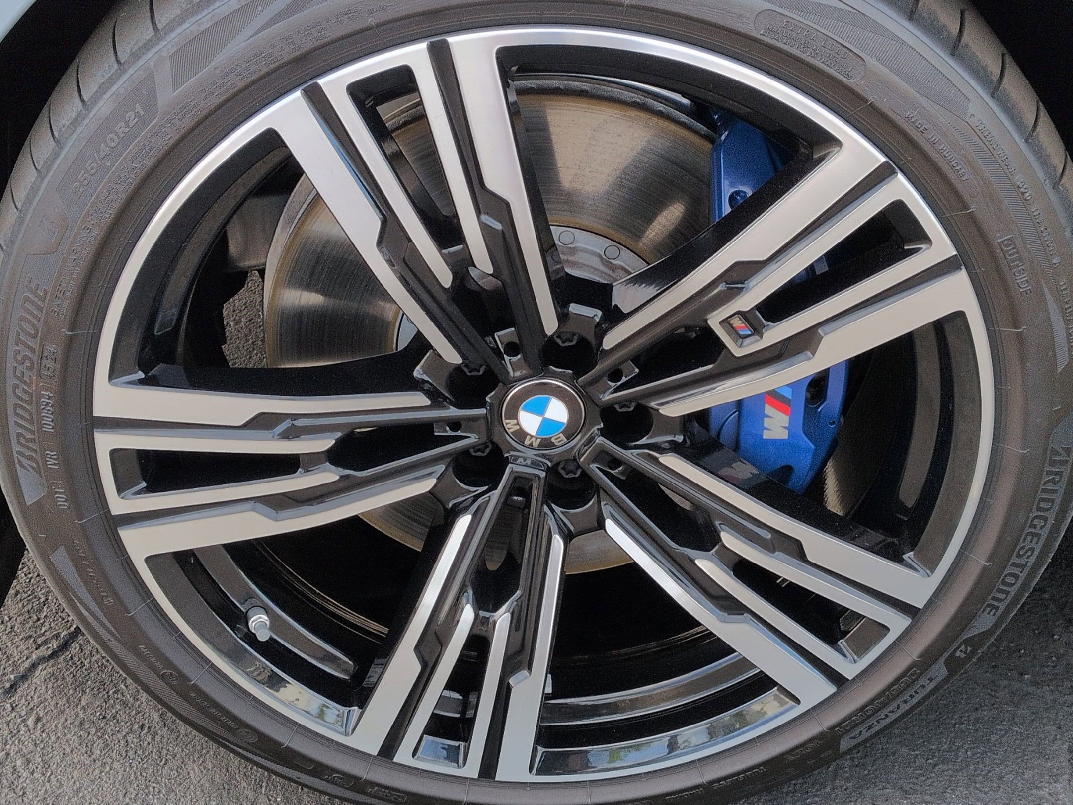 Used 2025 BMW i7 xDrive60 w/ Executive Package image 13