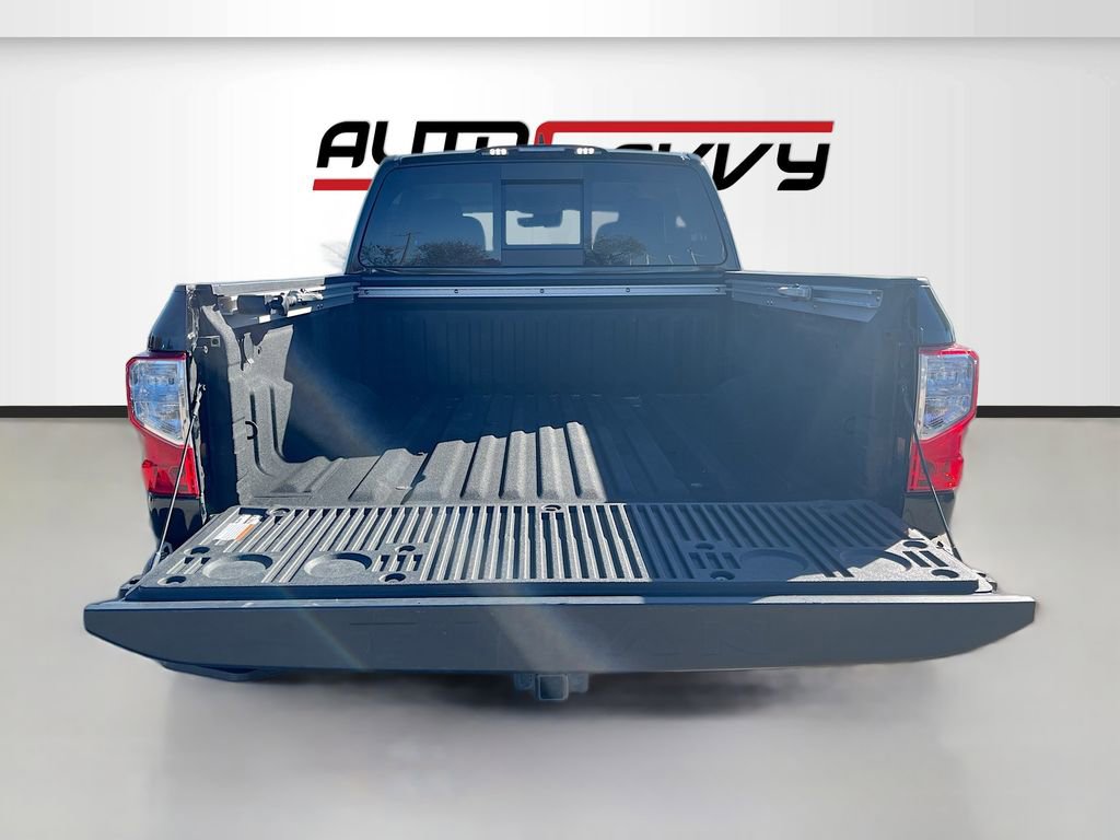 Used 2024 Nissan Titan SV w/ SV Convenience Package image 25