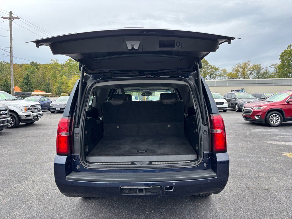 Used 2018 Chevrolet Suburban LT w/ Luxury Package image 24