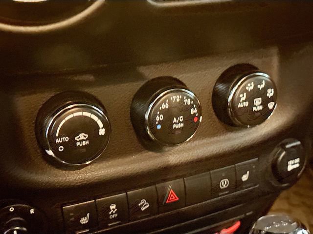 Used 2017 Jeep Wrangler Unlimited Rubicon image 15