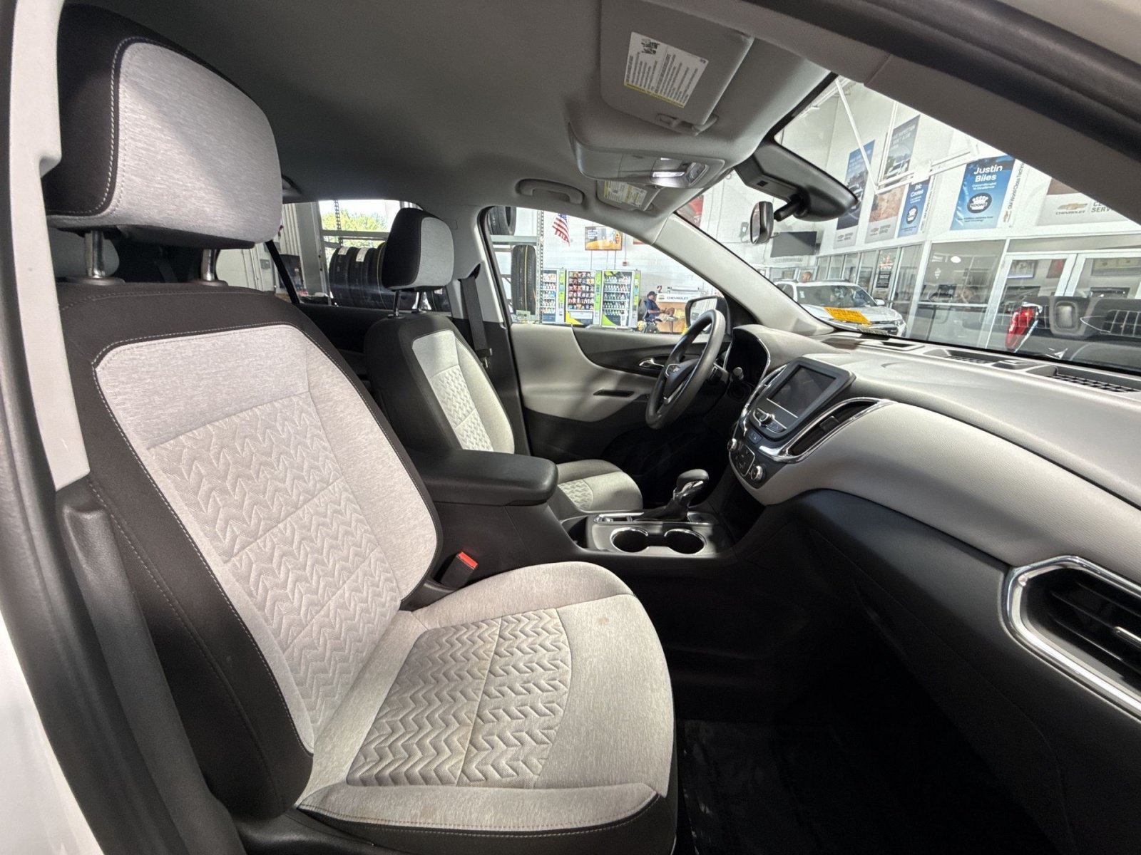 Used 2023 Chevrolet Equinox LS w/ LS Convenience Package FWD image 27