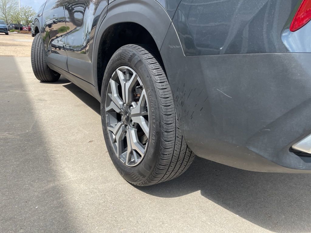 Used 2023 Kia Seltos EX image 18