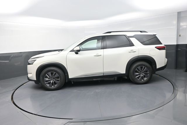 Used 2023 Nissan Pathfinder SV AWD/4WD image 18