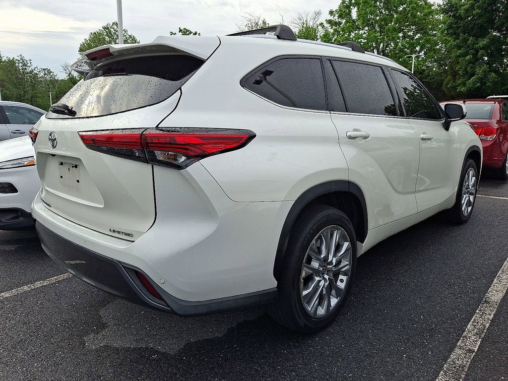 Used 2020 Toyota Highlander Limited FWD image 6