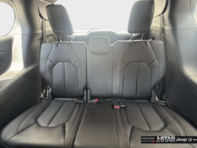 New 2027 Chrysler Pacifica Select w/ Family Tech Group FWD image 16