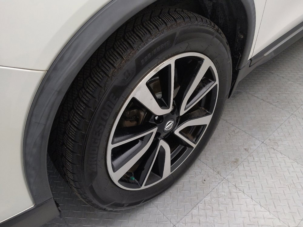 Used 2018 Nissan Rogue SL w/ Premium Package image 31