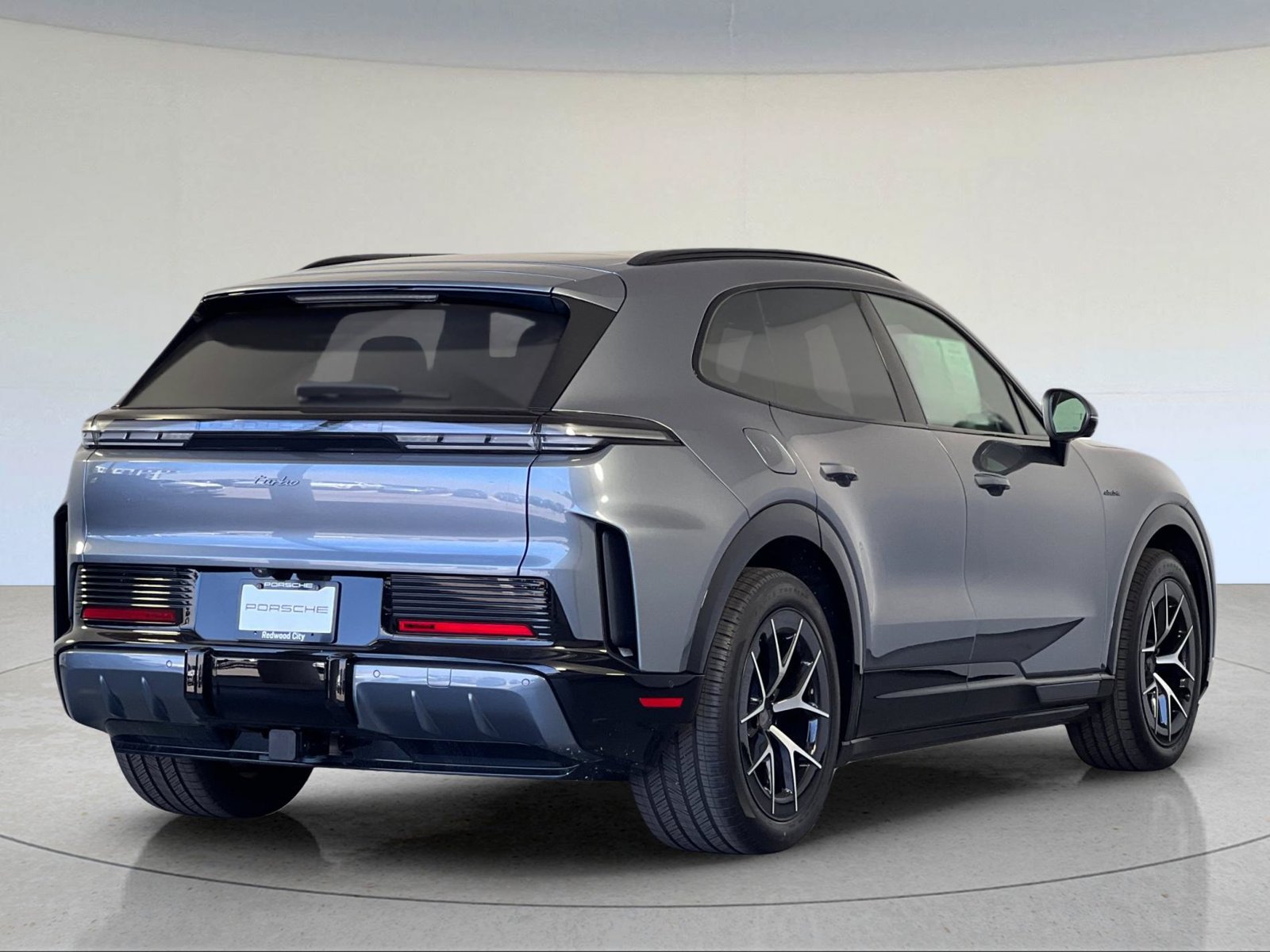 Certified 2026 Porsche Cayenne Turbo AWD/4WD image 8
