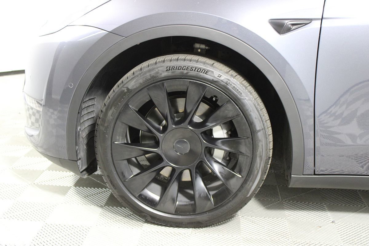 Used 2021 Tesla Model Y Long Range AWD/4WD image 30
