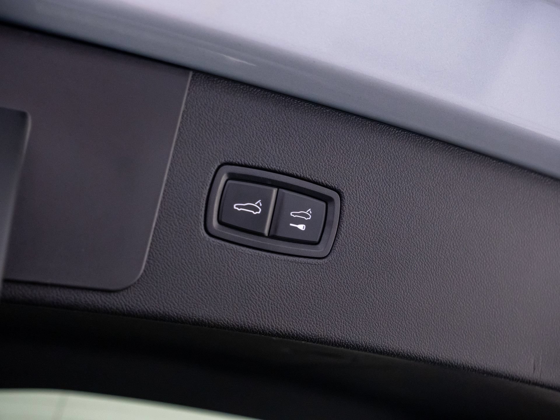 Certified 2023 Porsche Cayenne AWD/4WD image 35