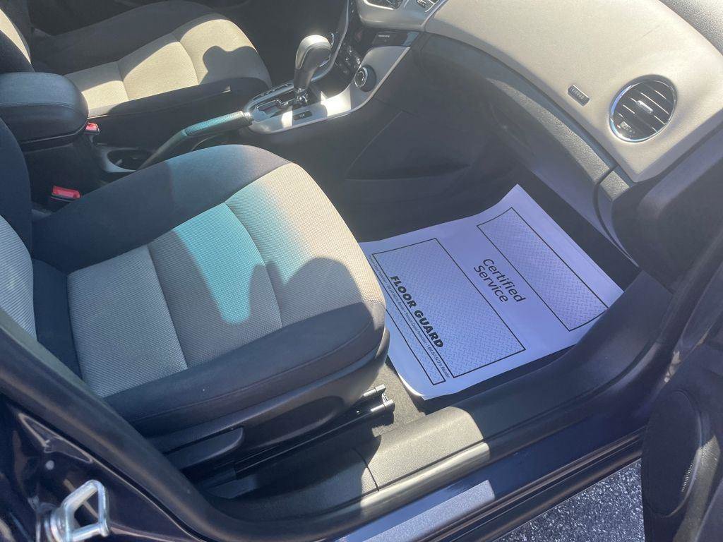 Used 2014 Chevrolet Cruze LS FWD image 27