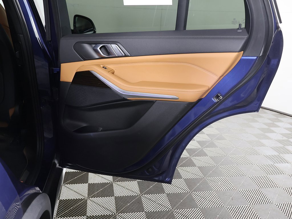 Used 2023 BMW X5 xDrive40i w/ Climate Comfort Package image 26