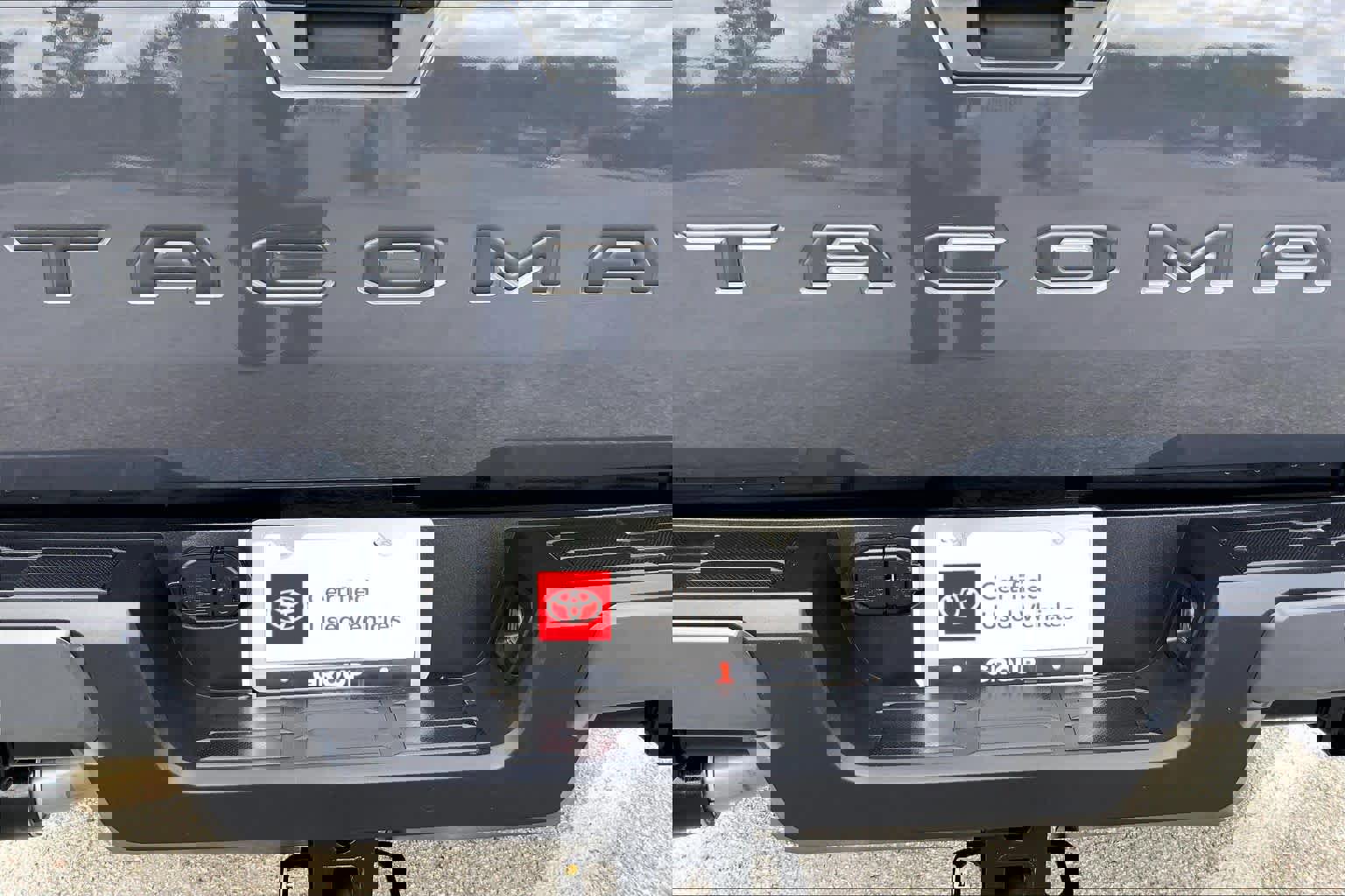 Used 2025 Toyota Tacoma TRD Sport image 10