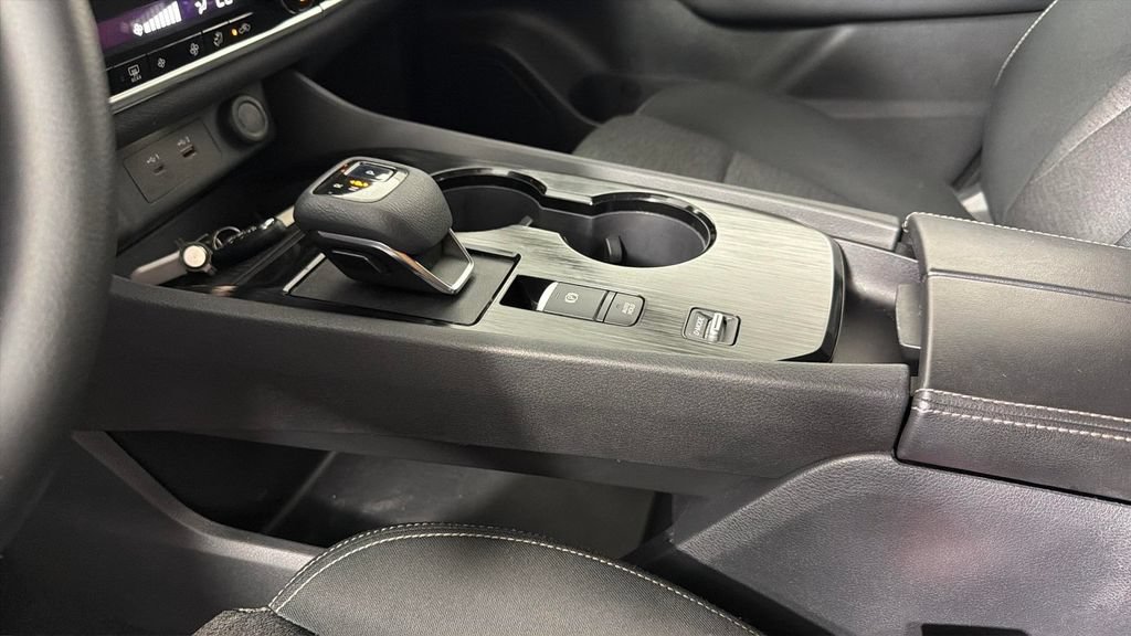 Used 2021 Nissan Rogue SV FWD image 23