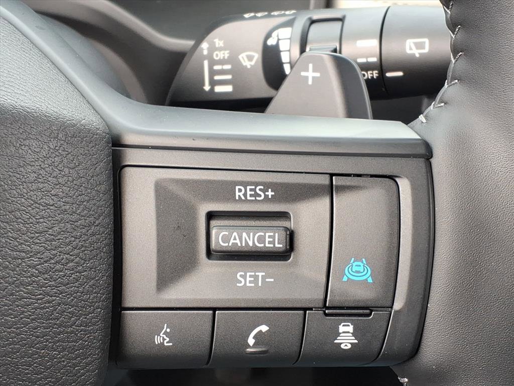 Used 2025 Nissan Rogue SV image 27