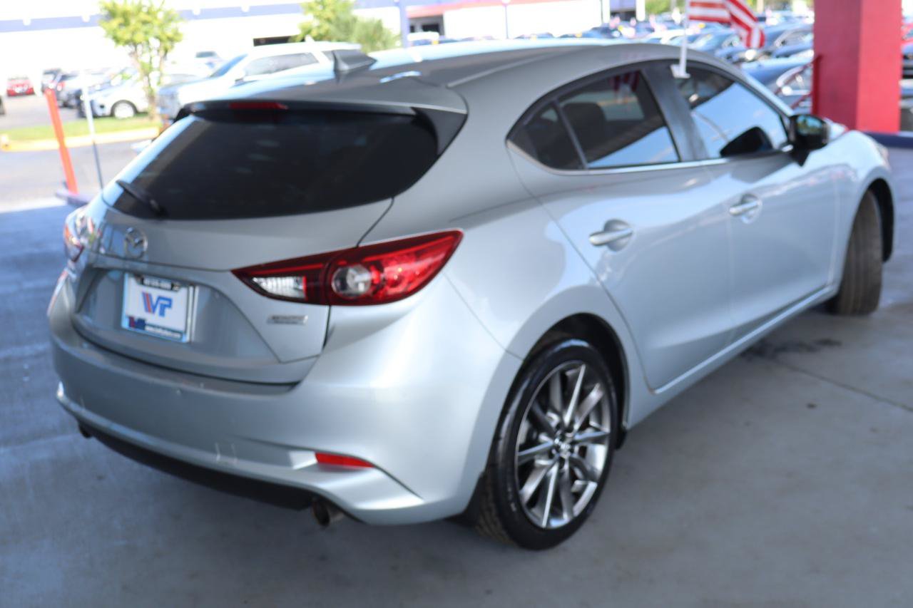 Used 2018 MAZDA MAZDA3 Touring FWD image 5