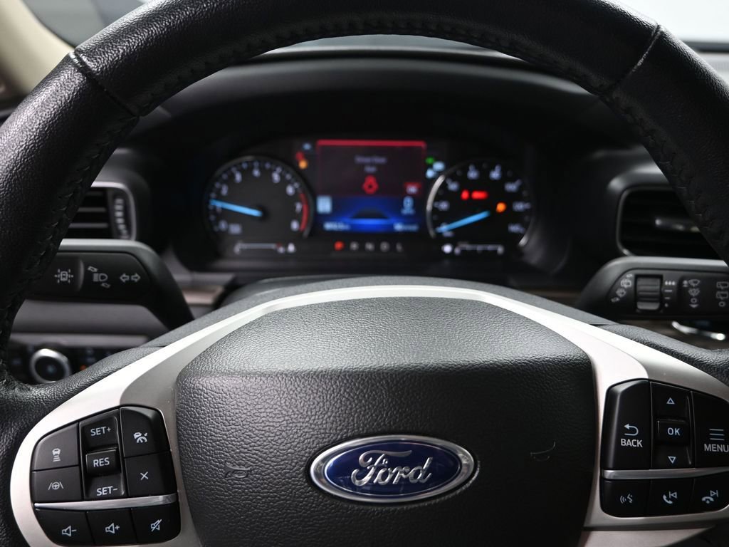 Used 2023 Ford Explorer Limited image 16