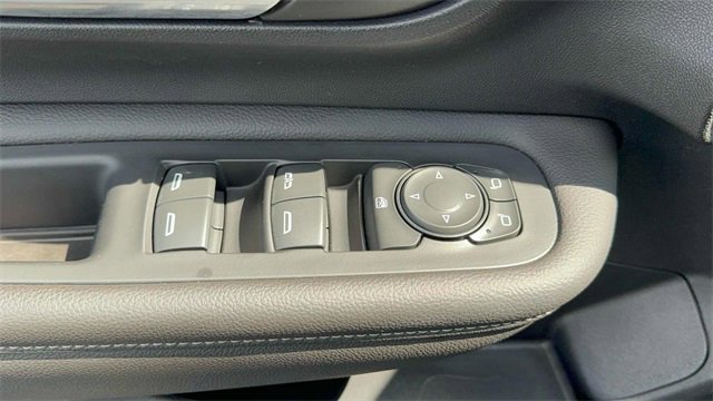 Used 2022 GMC Terrain SLE w/ Elevation Edition image 15