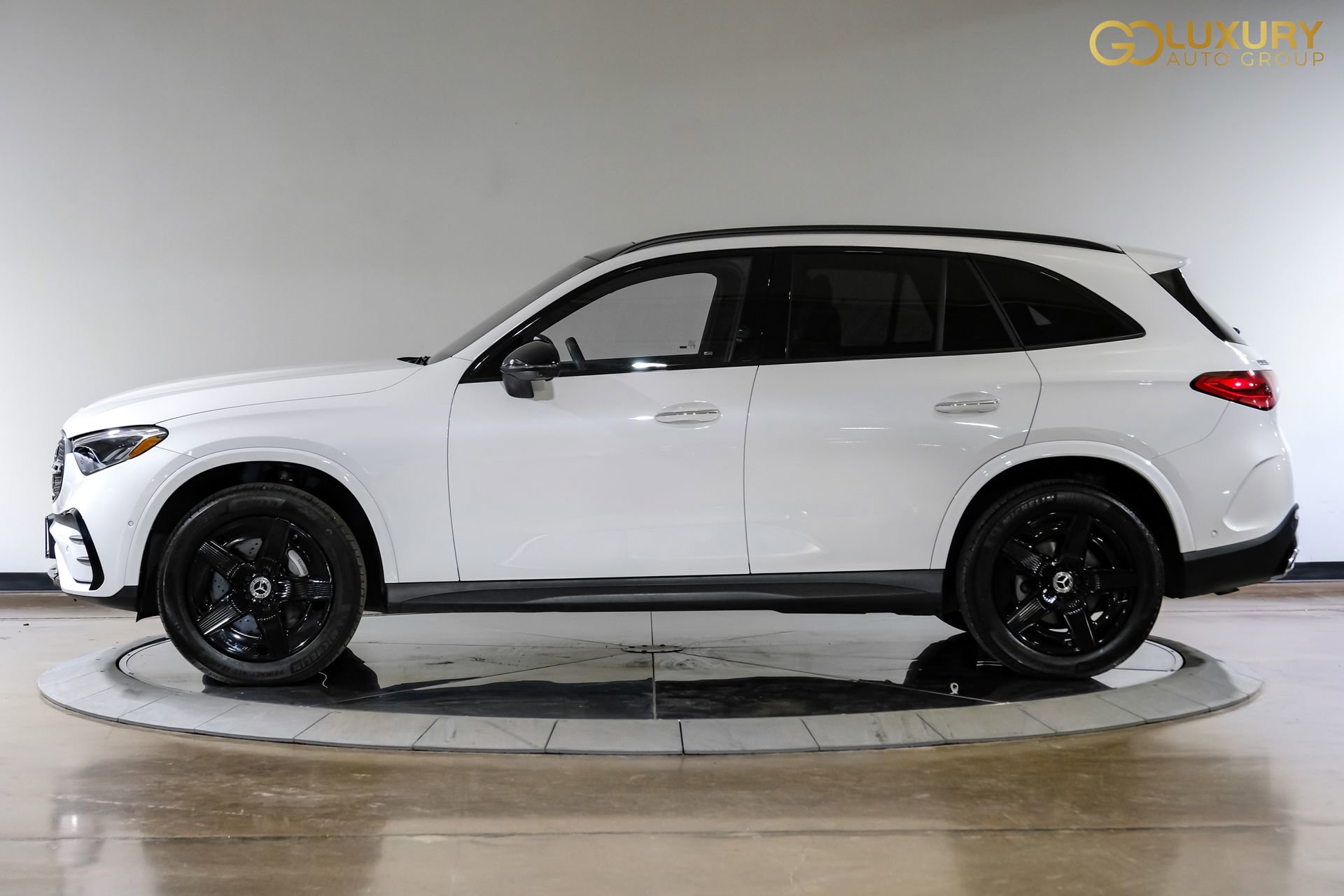 Used 2024 Mercedes-Benz GLC 300 4MATIC image 13