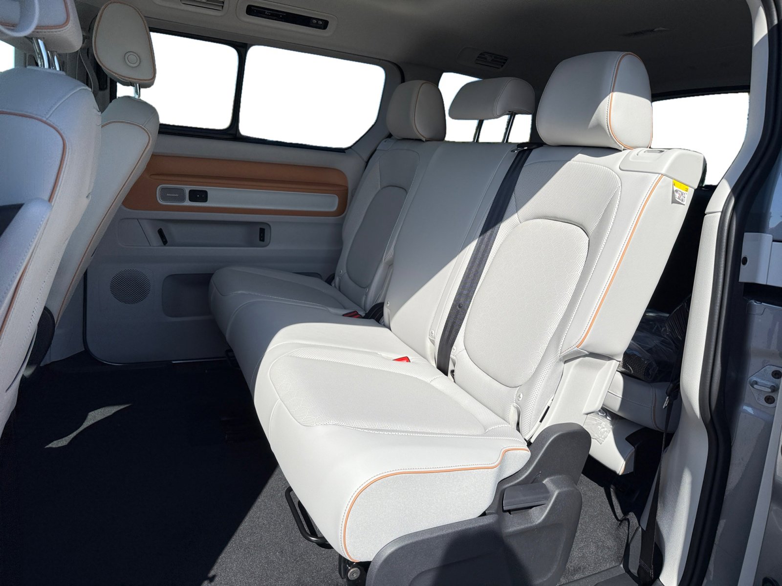 New 2025 Volkswagen ID. Buzz 1st Edition RWD image 16