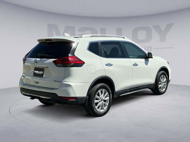 Used 2017 Nissan Rogue SV w/ SV Premium Package image 5