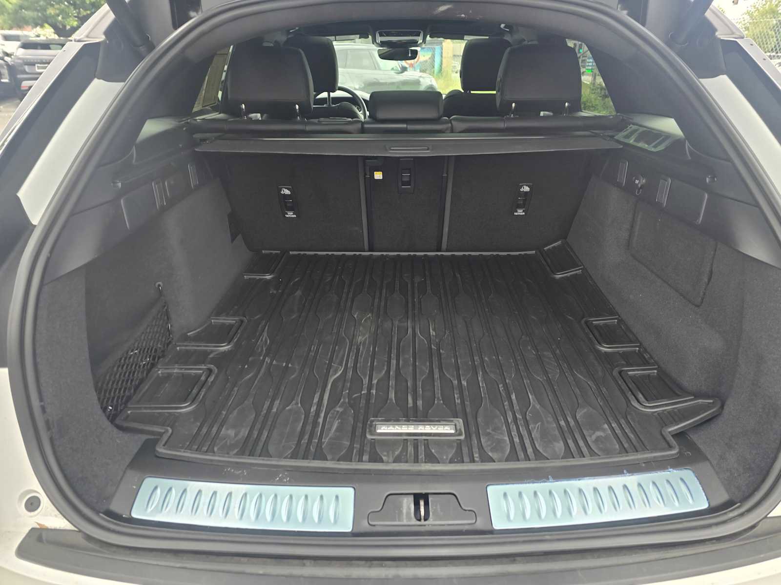 Used 2026 Land Rover Range Rover Velar Dynamic SE AWD/4WD image 17