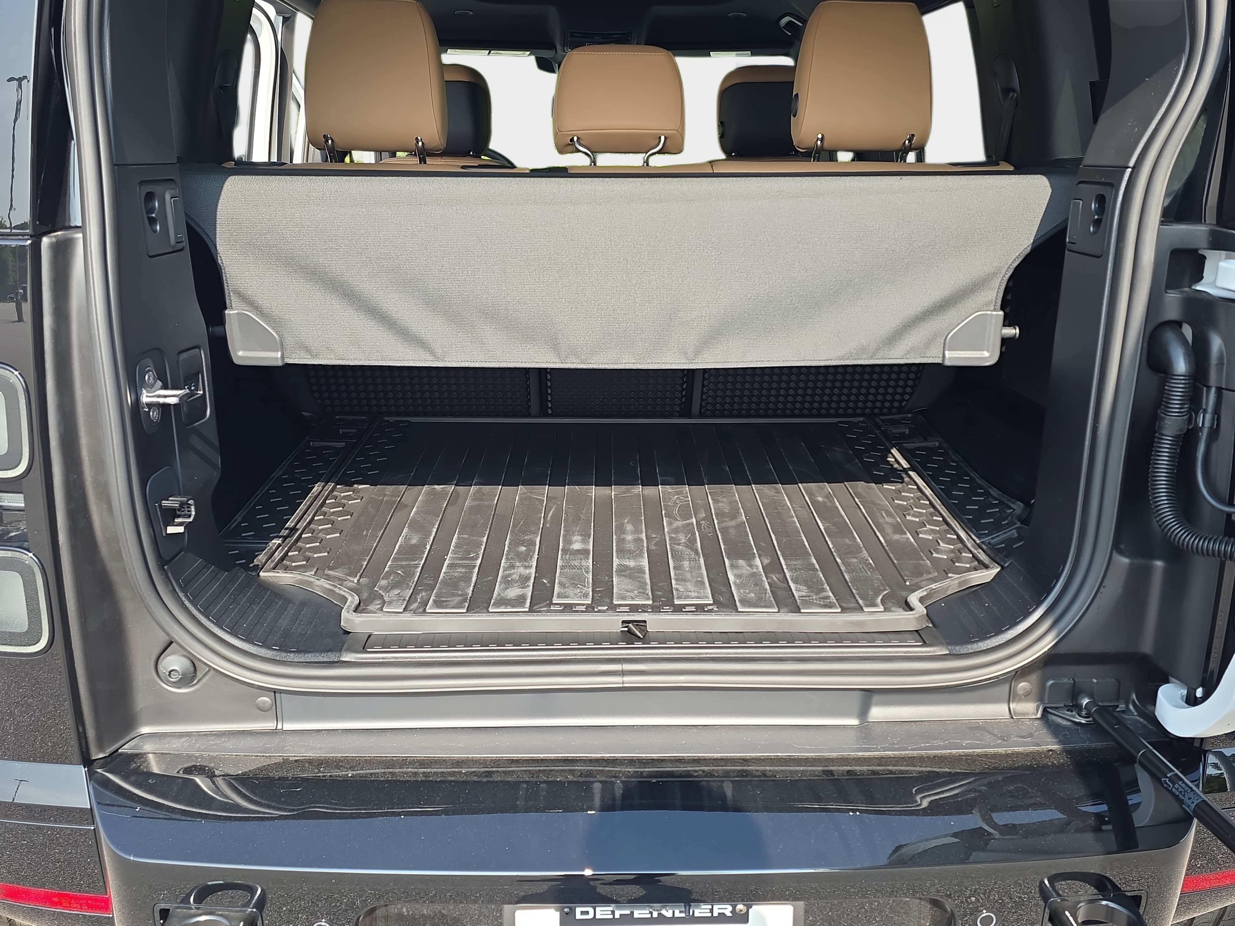 New 2026 Land Rover Defender 110 X-Dynamic SE AWD/4WD image 12