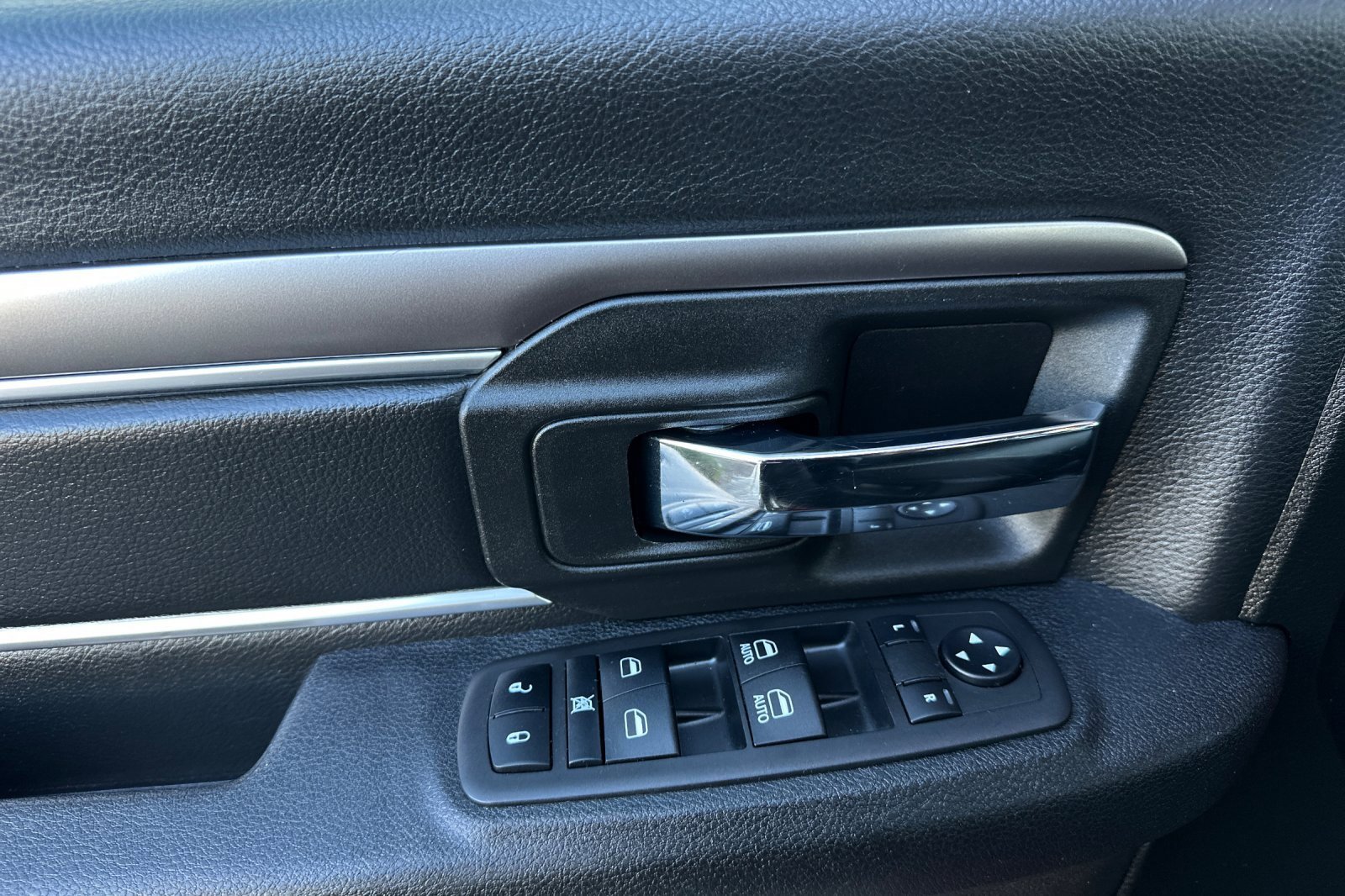 Used 2024 RAM 1500 Classic Warlock image 13