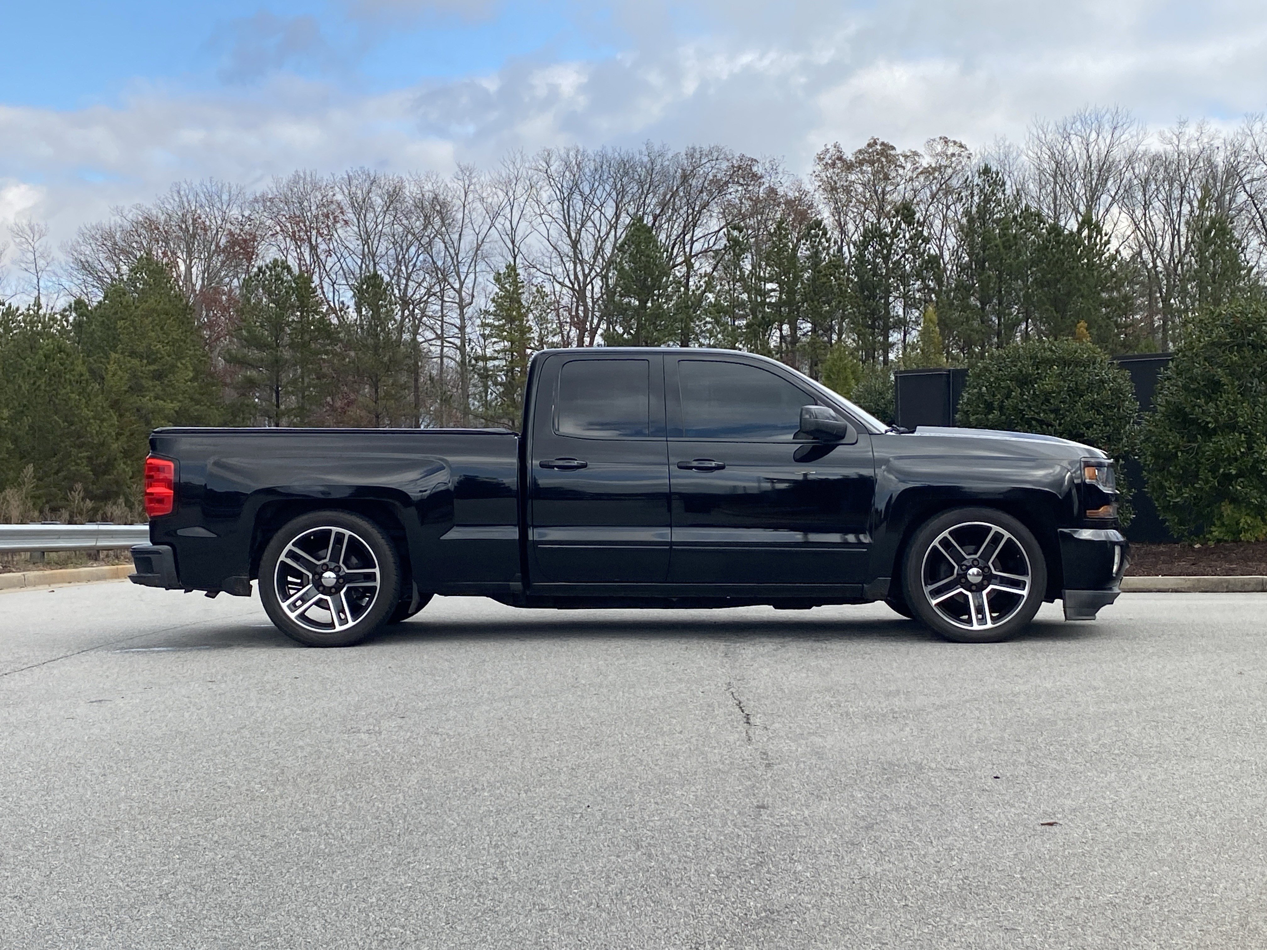 Used 2017 Chevrolet Silverado 1500 LT w/ All Star Edition image 5