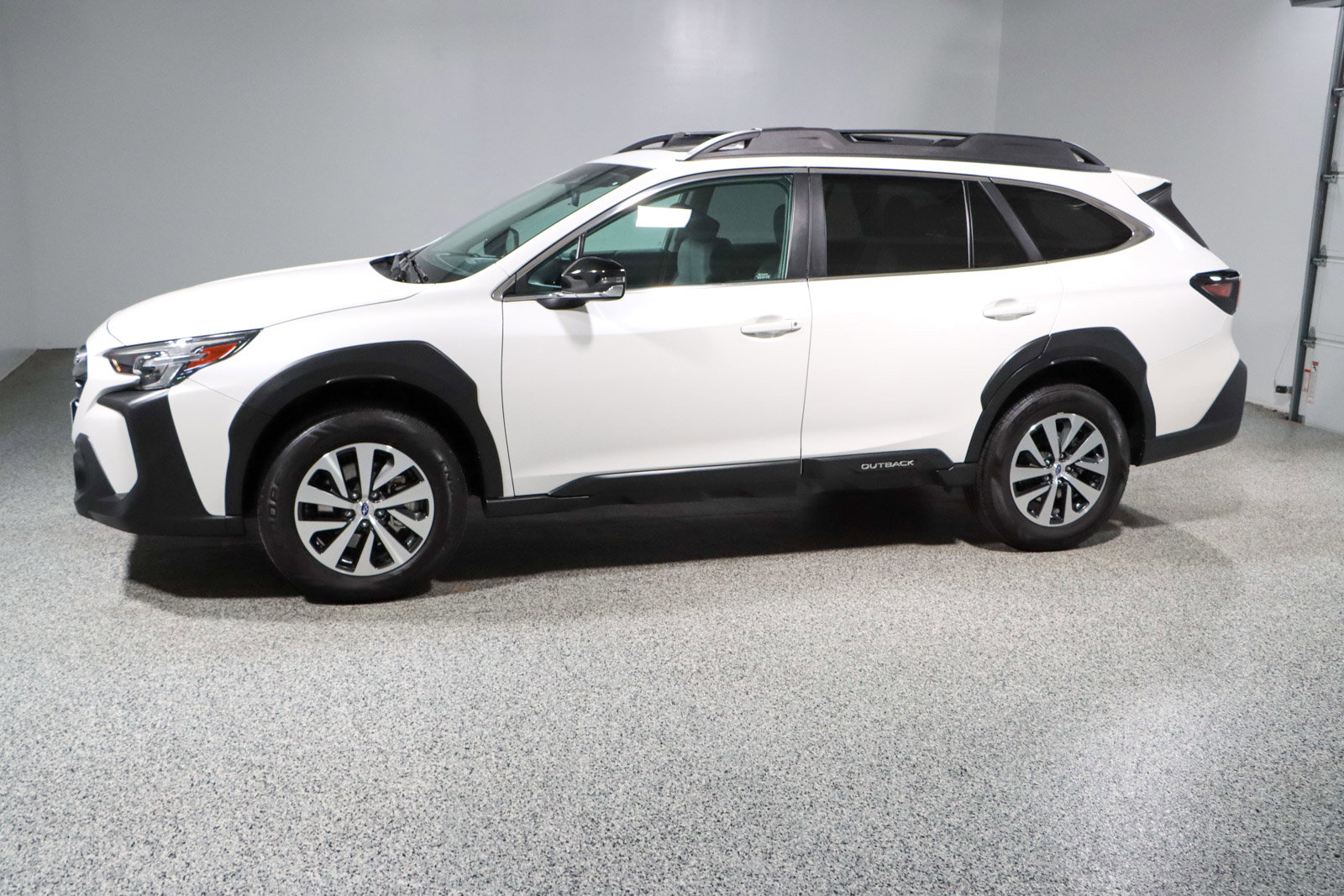 Used 2024 Subaru Outback Premium AWD/4WD image 10