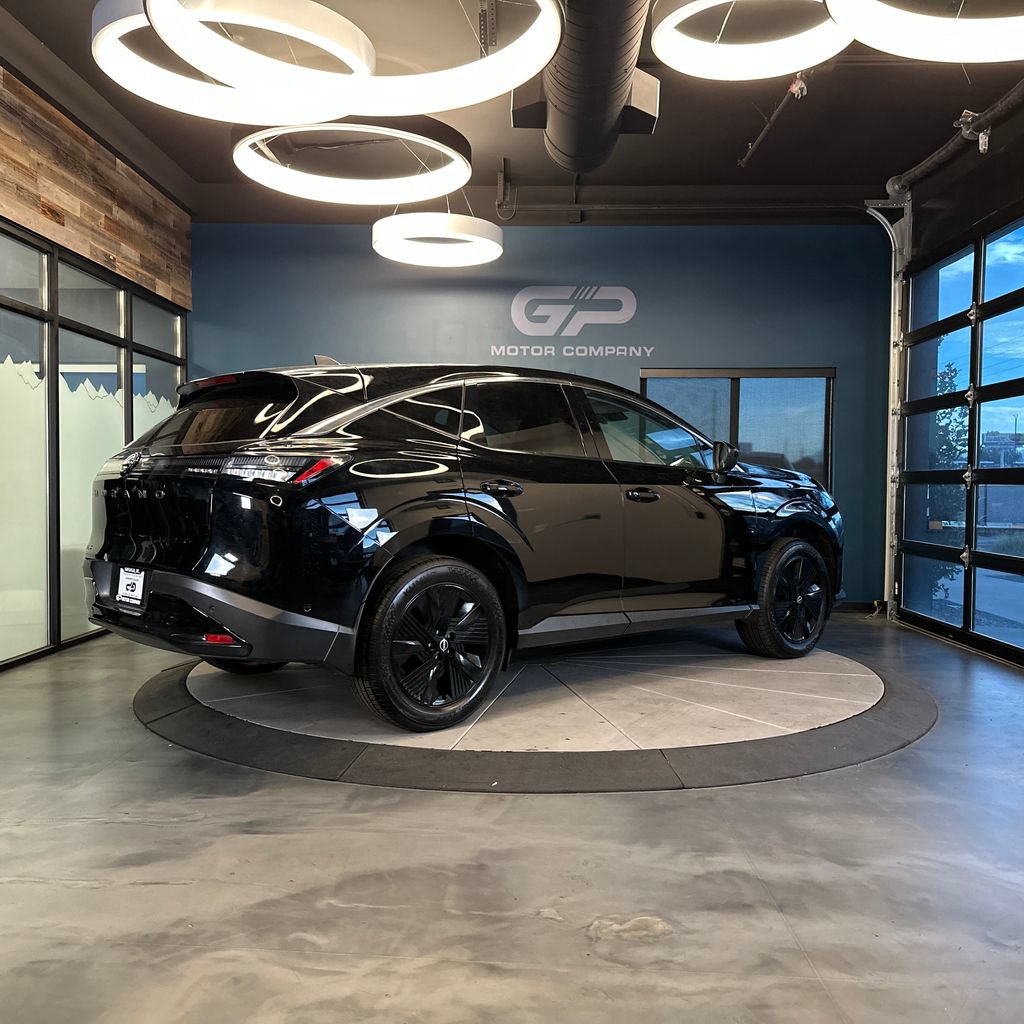Used 2025 Nissan Murano SV AWD/4WD image 3
