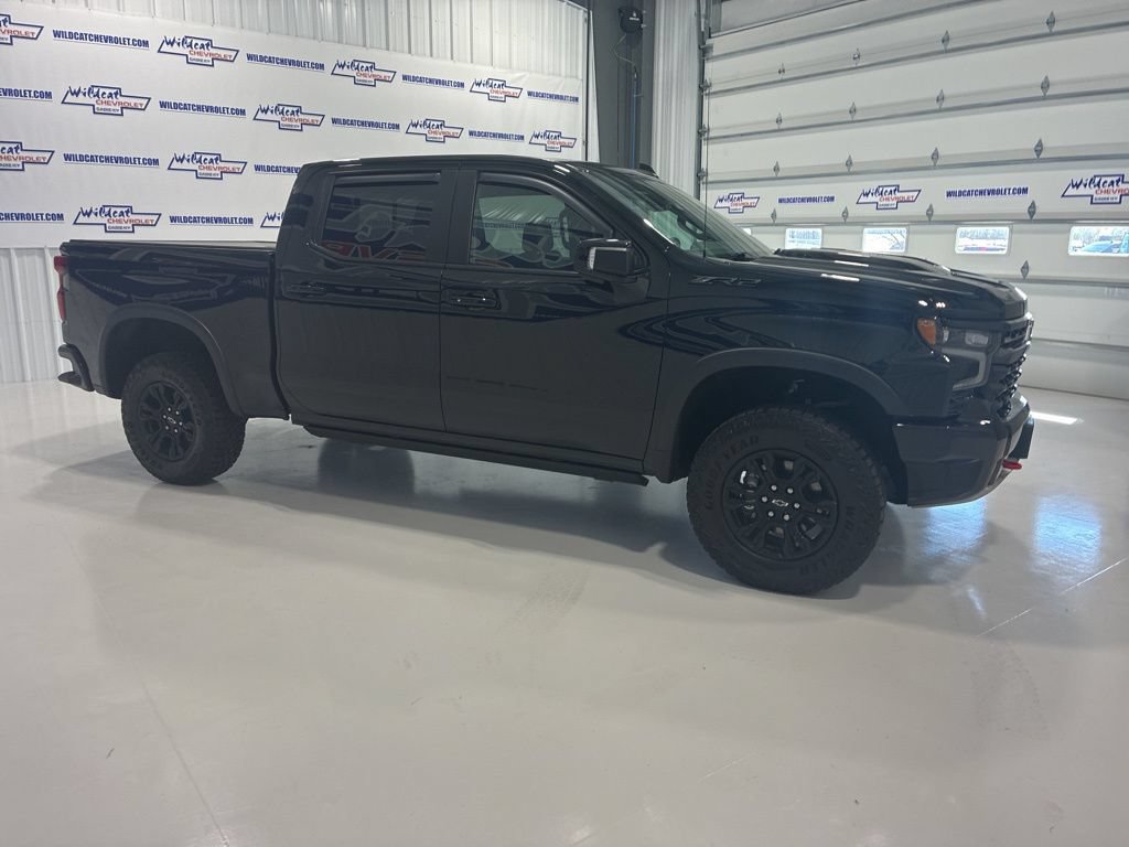 Used 2023 Chevrolet Silverado 1500 ZR2 w/ Technology Package AWD/4WD image 8