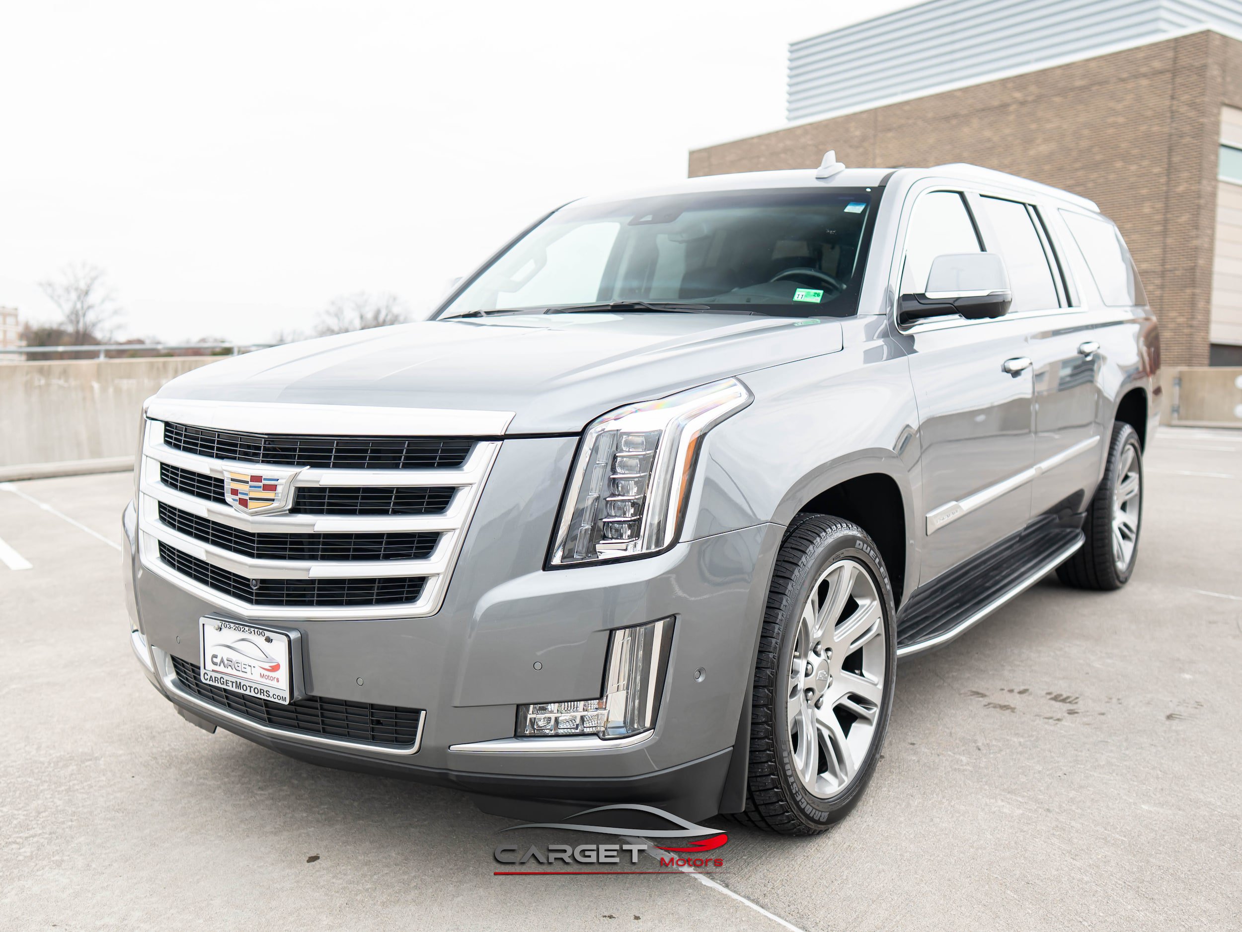 Used 2019 Cadillac Escalade ESV Luxury AWD/4WD image 3