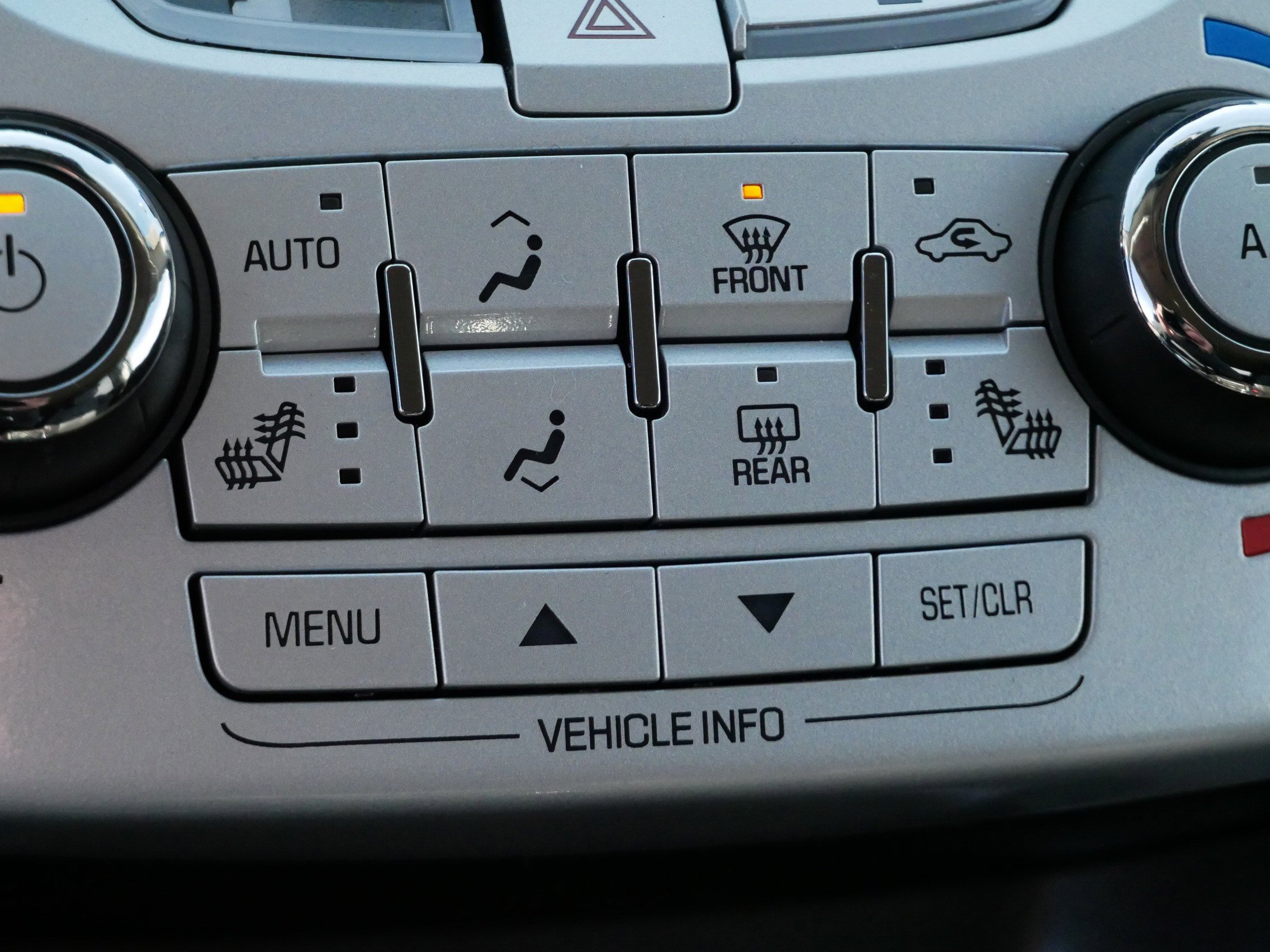 Used 2015 Chevrolet Equinox LTZ image 29