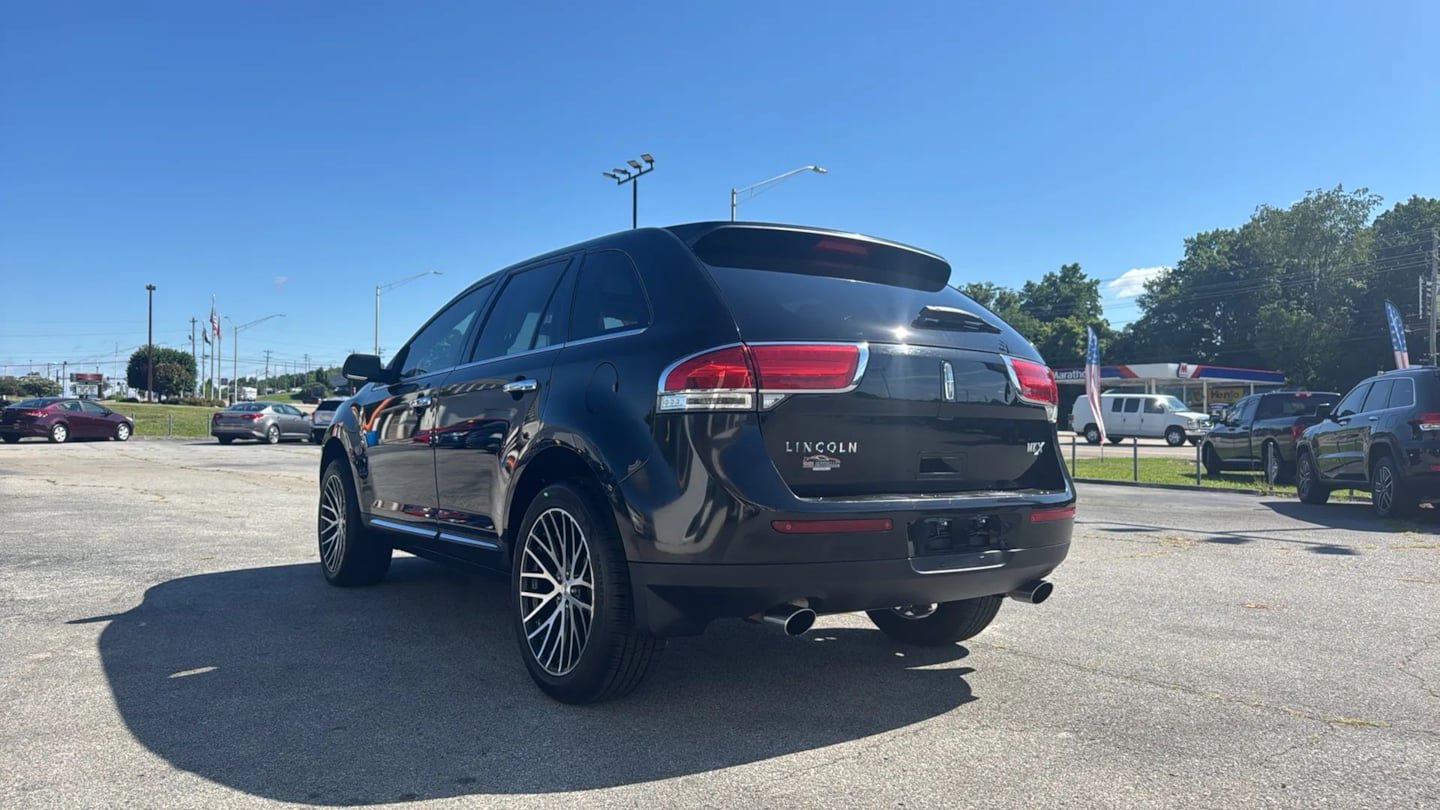 Used 2012 Lincoln MKX FWD w/ Wood Pkg image 4