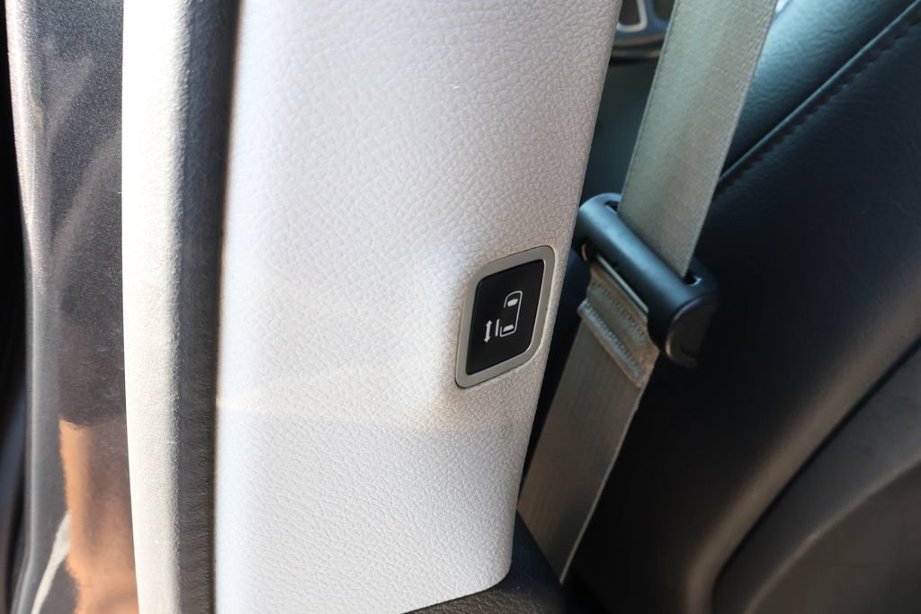 Used 2017 Chrysler Pacifica Touring-L Plus FWD image 31