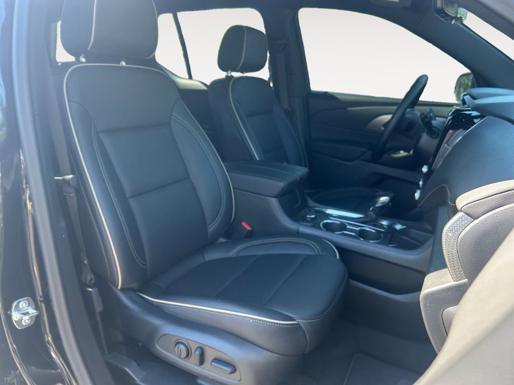 Used 2023 Chevrolet Traverse Premier AWD/4WD image 24