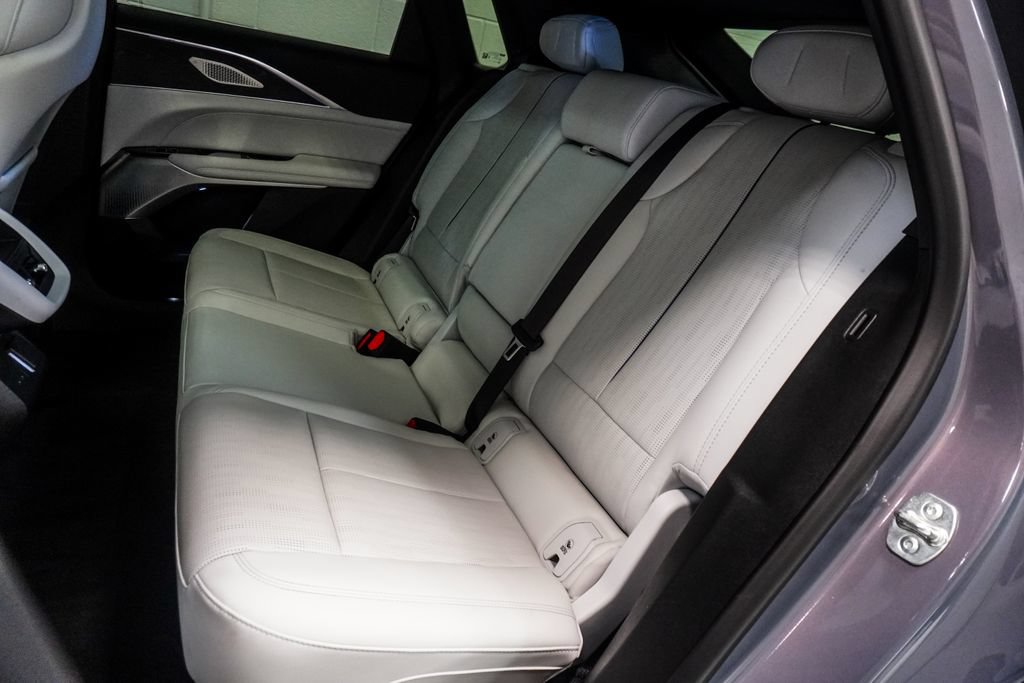 Used 2024 Cadillac Lyriq Sport AWD/4WD image 8