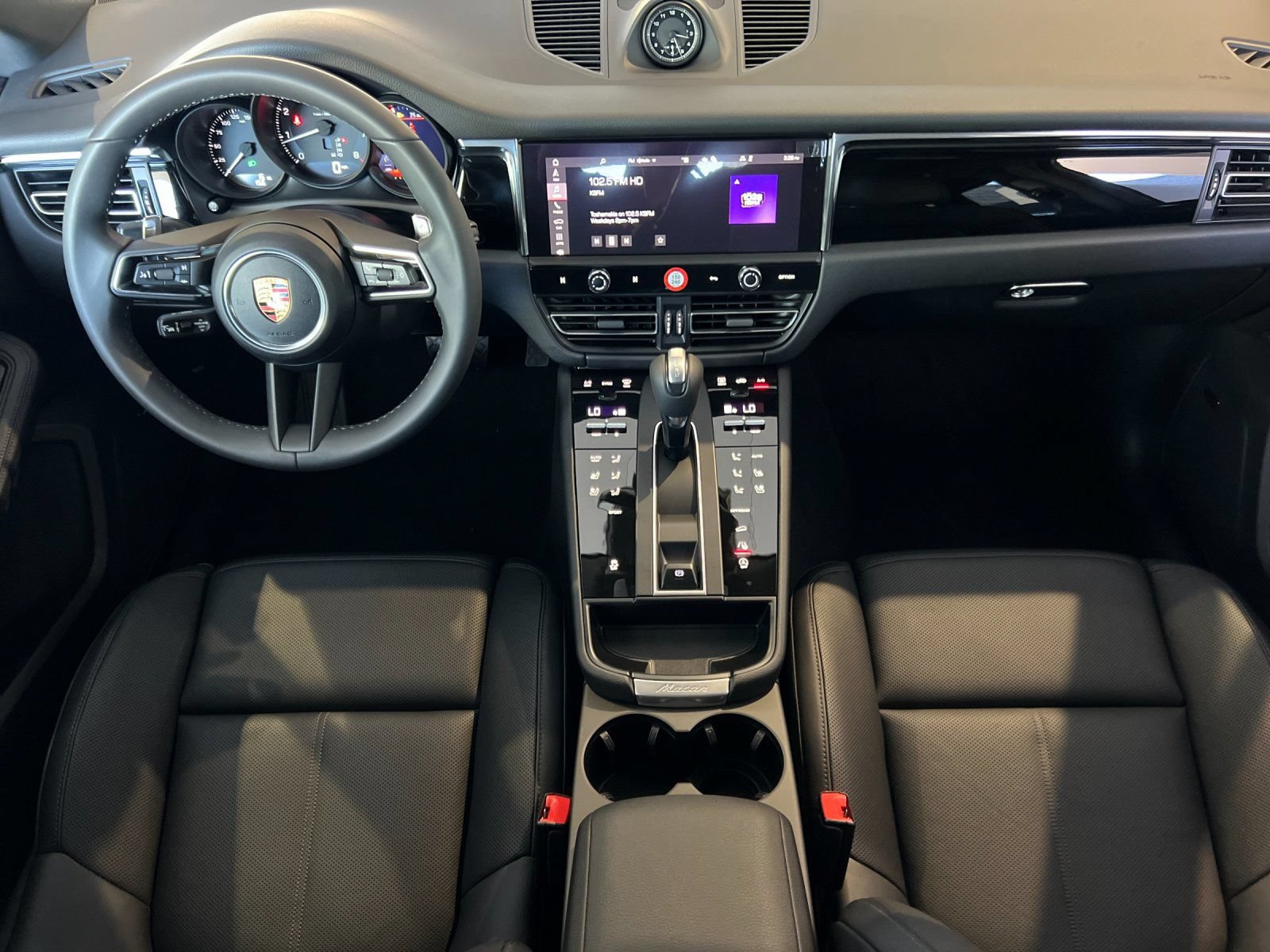 New 2026 Porsche Macan AWD/4WD image 6