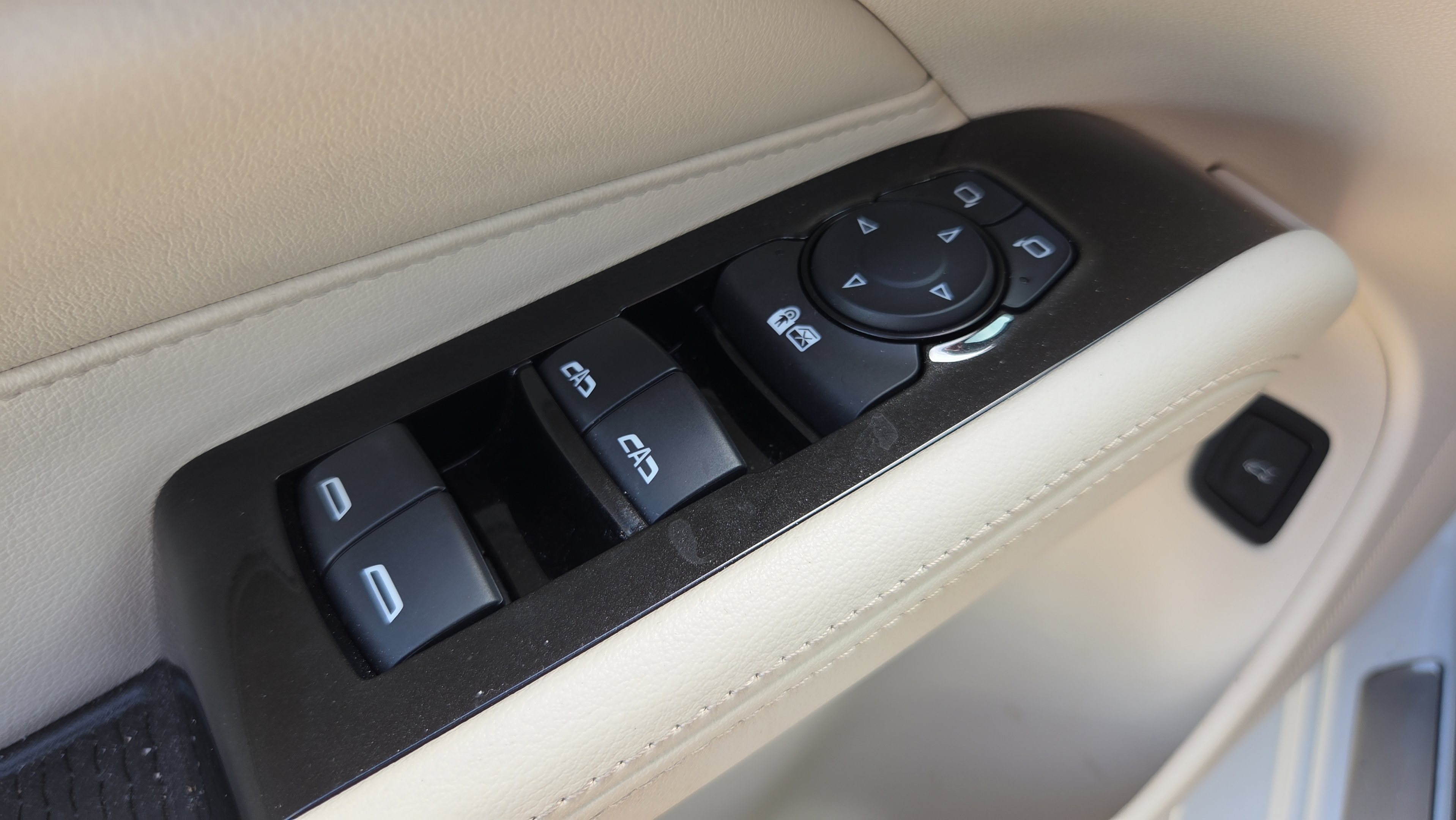 Certified 2025 Cadillac CT4 Luxury RWD image 28