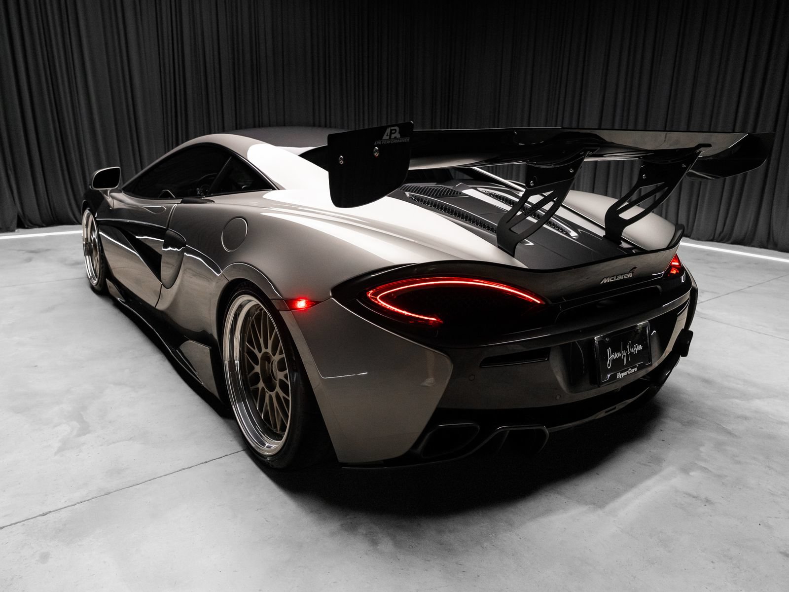 Used 2017 McLaren 570S Coupe RWD image 13