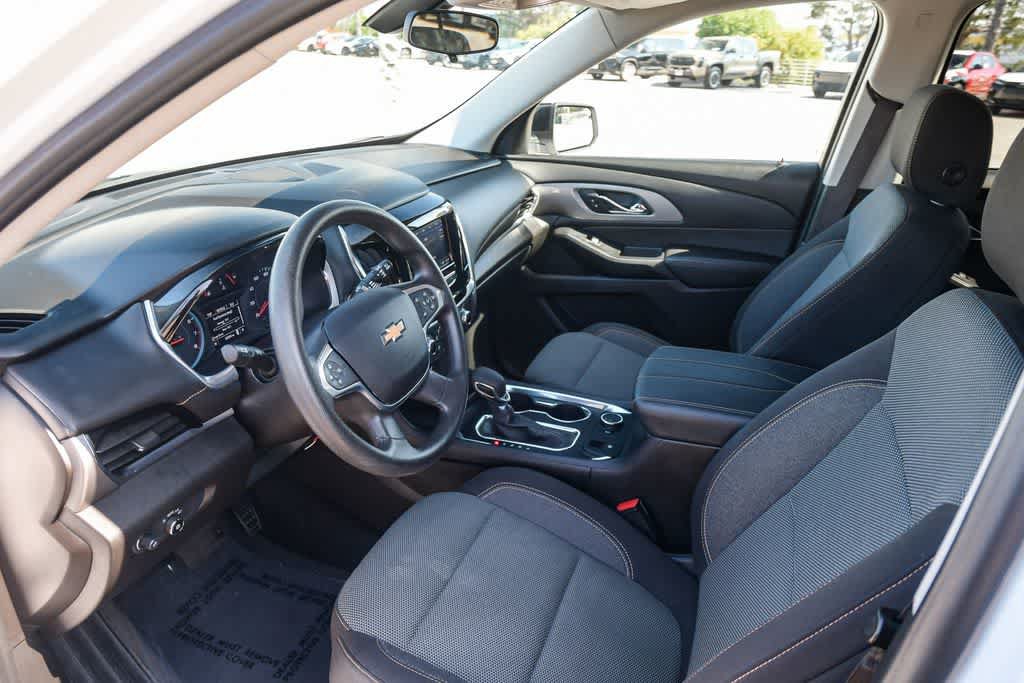 Used 2021 Chevrolet Traverse LS FWD image 16