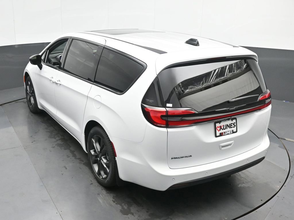 New 2026 Chrysler Pacifica Select image 38