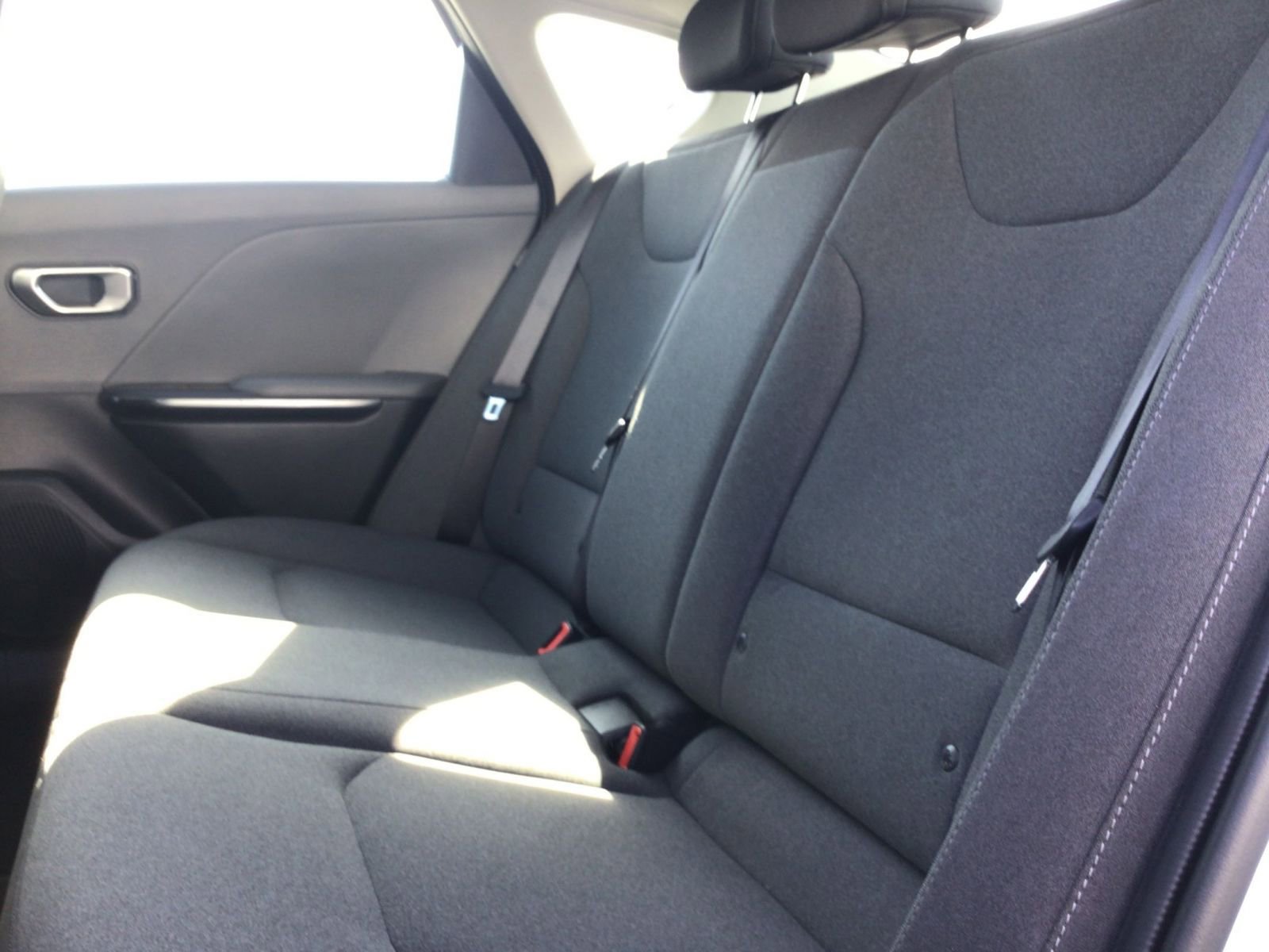 Used 2025 Kia K4 LXS image 23